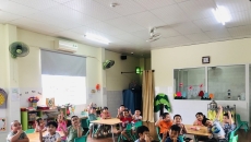 HOẠT ĐỘNG: BÉ TẬP RỬA CHÉN HOẠT ĐỘNG: BÉ TẬP RỬA CHÉN